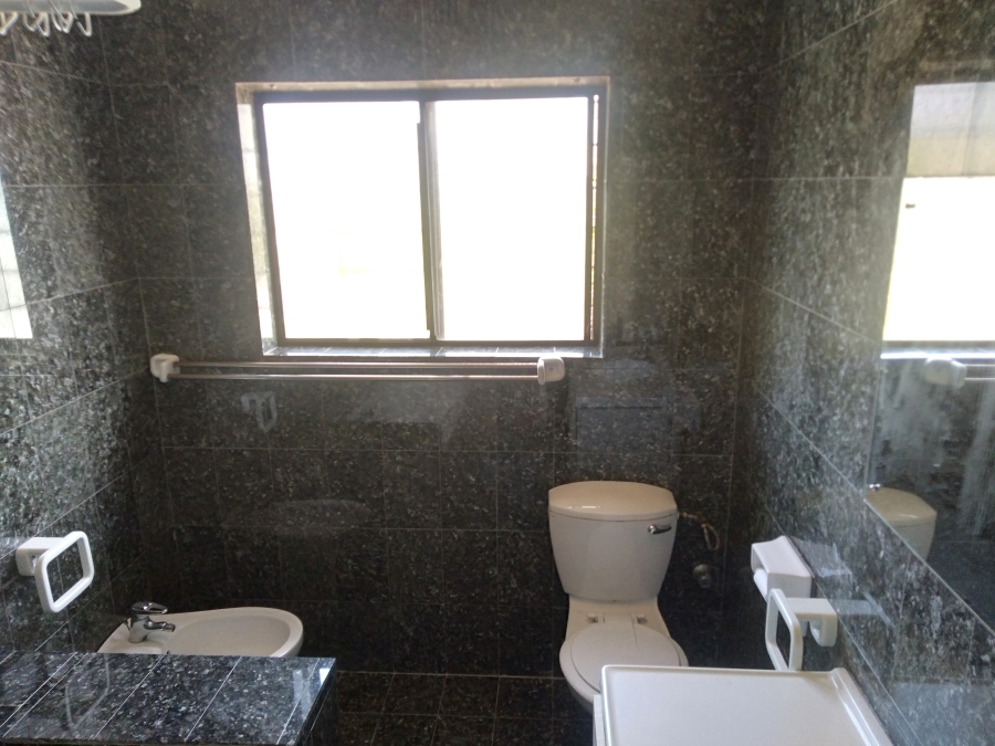 To Let 2 Bedroom Property for Rent in Country Club Western Cape